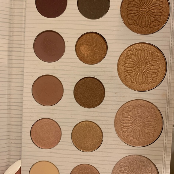 Carli Bybel palette - Picture 3 of 3